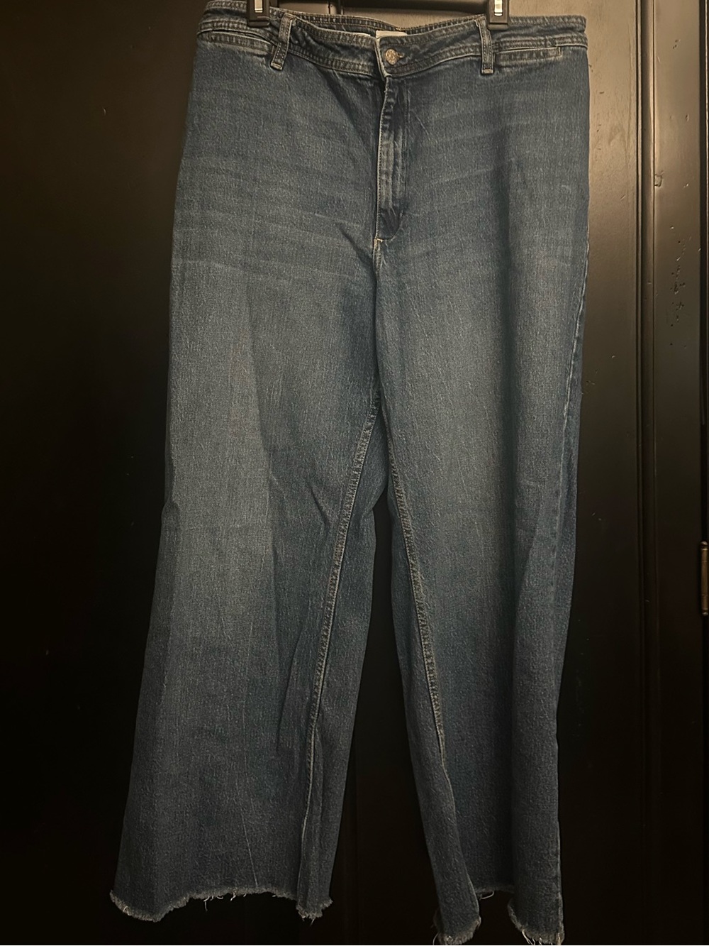 Mango Wide-Leg Jeans in Medium Blue with Frayed Hem